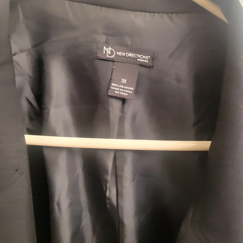 New‎ Directions Classic Black Blazer Pre-own Gentle Wear once